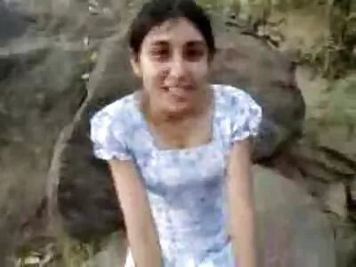 أحمر الشعر في سن المراهقة تمتص ديك ويحصل مترجم سكس اجنبي على حمولة