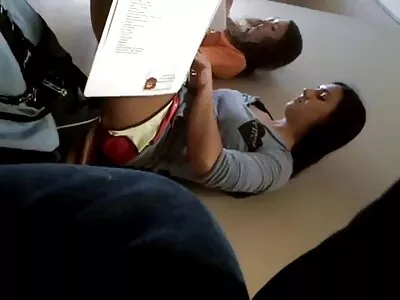 الكلبة الشابة المداعبات افلام سكس اجنبيه وعربيه بوسها