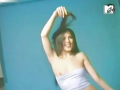 فتاة ساحرة مع الثدي الجميلة يلهون مع دسار سكس اجنبى مترجم عربى
