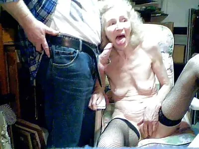 امرأة سمراء سكس اجنبي مترجم أمهات سخيف في السيارة