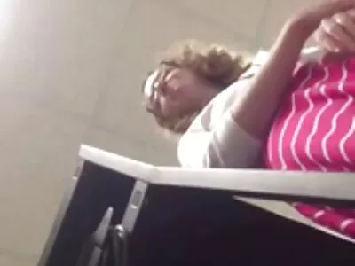 فتاة تمتص الديك ويحصل على نائب الرئيس على وجهه تنزيل افلام سكس اجنبي مترجم