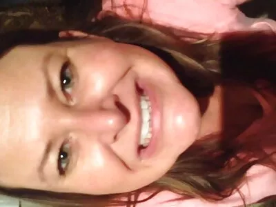 مفلس إميلي يحصل على خلع فيلم سكس اجنبي مترجم ملابسه بالنسبة لي