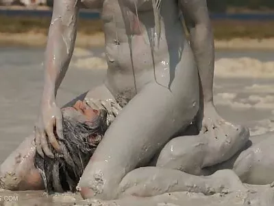 الفتاة لطيف مع النظارات تفعل اللسان و handjob ويحصل على نائب الرئيس على وجهه سيكس اجنبي مترجم عربي